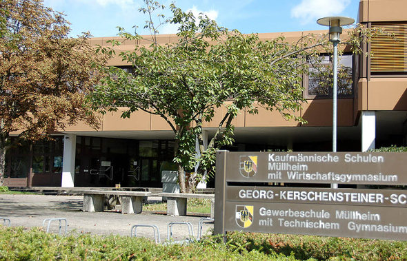 Oktober 2012 - GKS Schulgebäude
